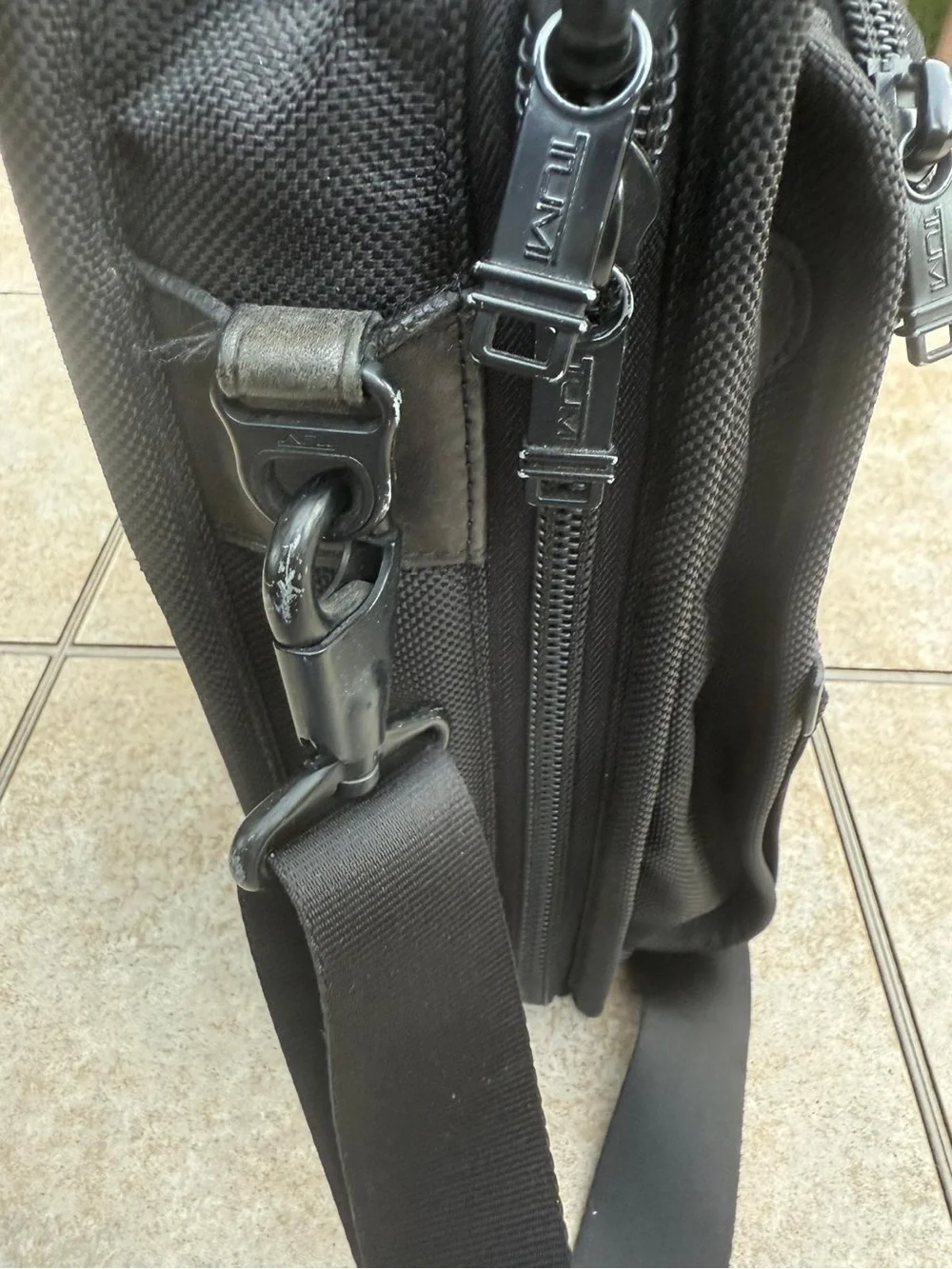 Tumi Alpha Nylon Men’s Briefcase Laptop Bag in Black
